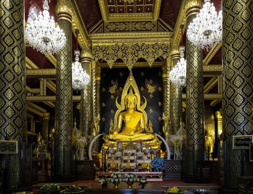 ...Phra Phuttha Chinnarat...