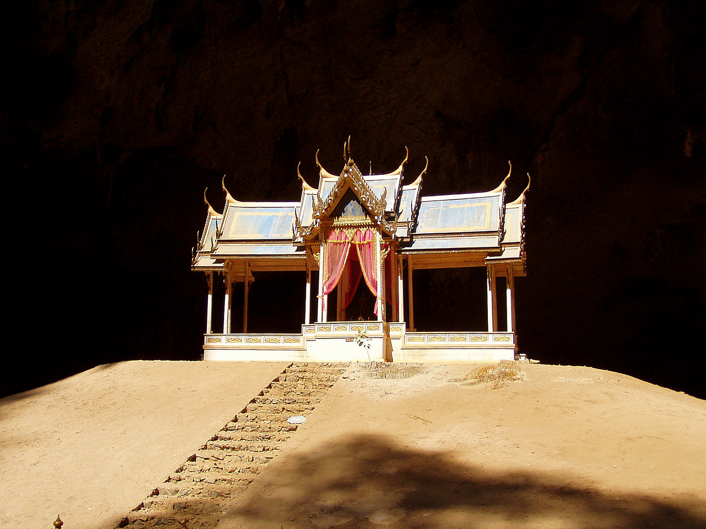 Phraya Nakhon Cave