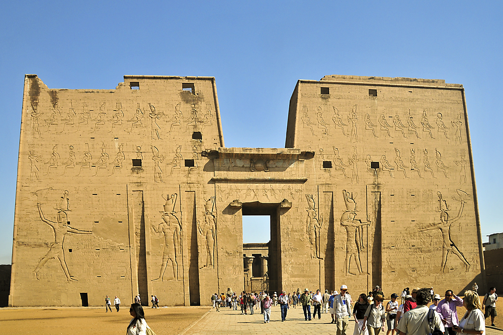 Phylonen des Tempels von Edfu...