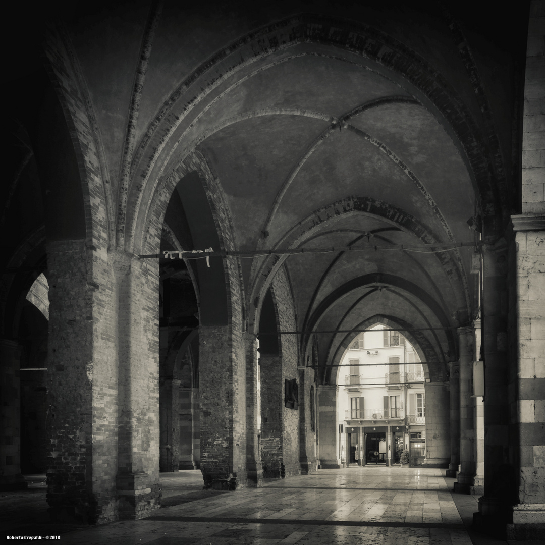 Piacenza, Palazzo Ducale, portico