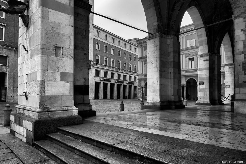 Piacenza, Palazzo Ducale, portico