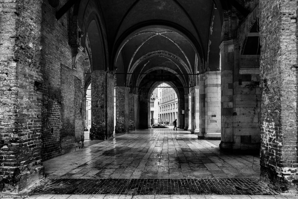 Piacenza, Palazzo Ducale, portico