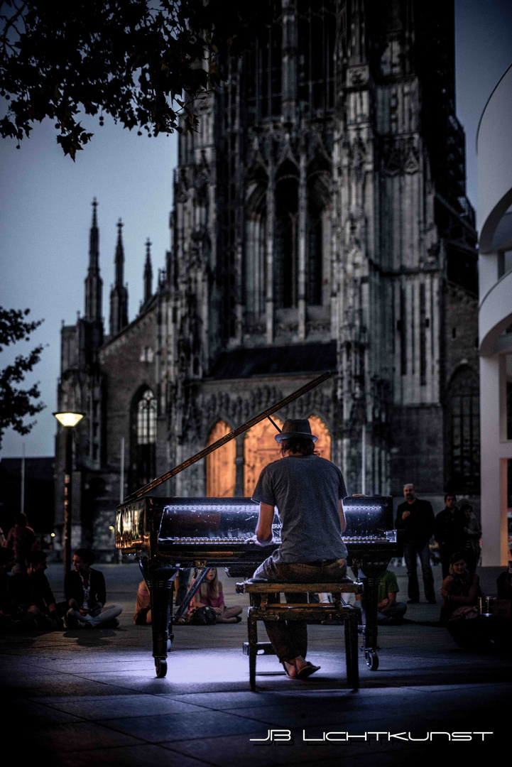 Pianist (50mm 1,2)