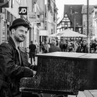 Pianist auf der Weender Straße 