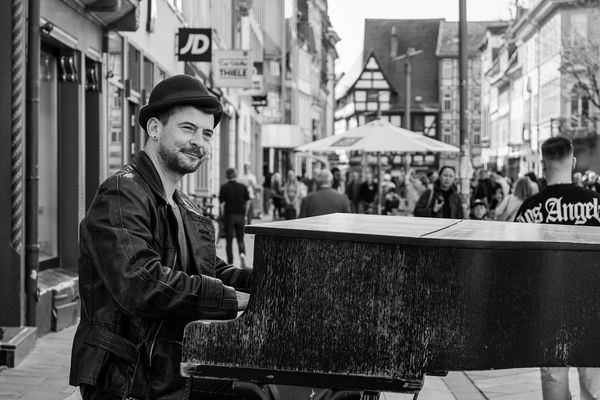 Pianist auf der Weender Straße