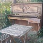 piano abandonné