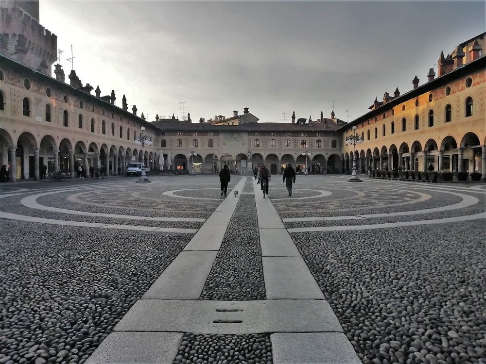 piazza 2