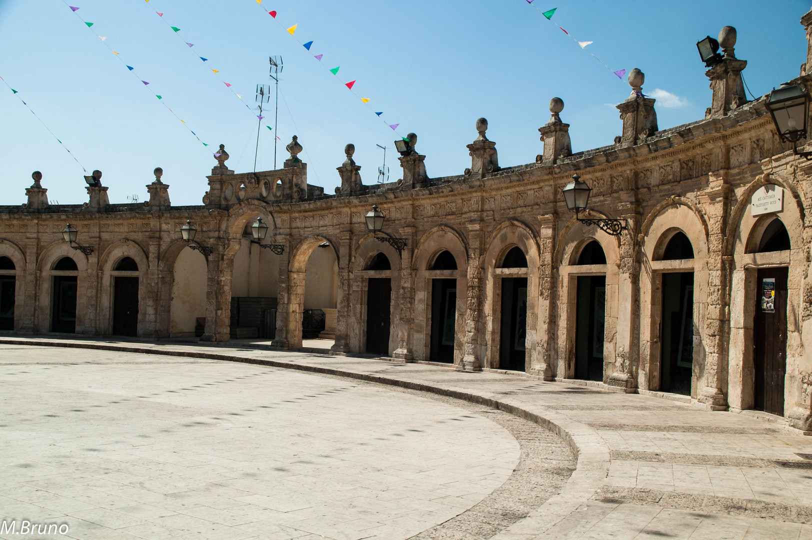 Piazza assolata