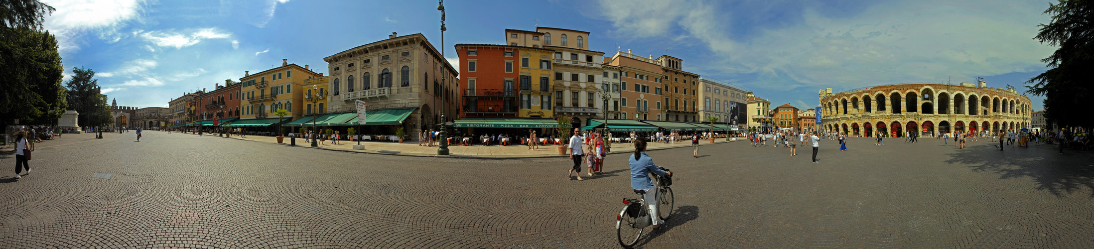 Piazza Bra -Panorama-