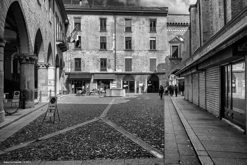 Piazza Broletto, Lodi