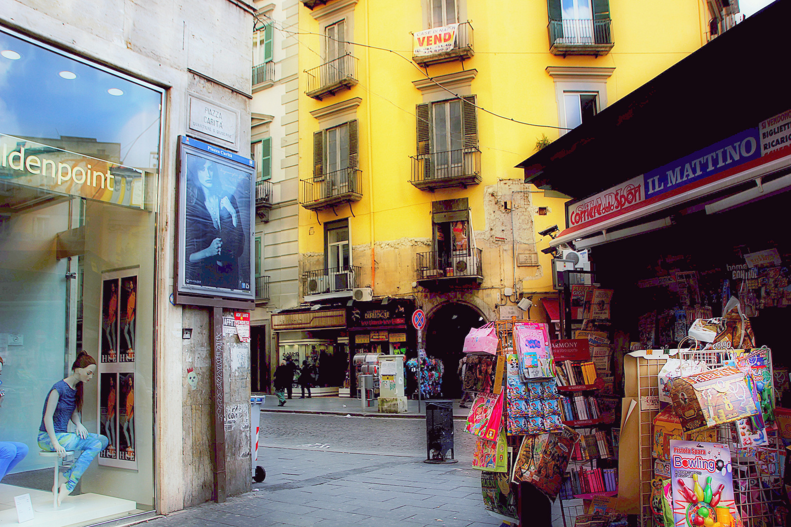 Piazza Carita - Napoli