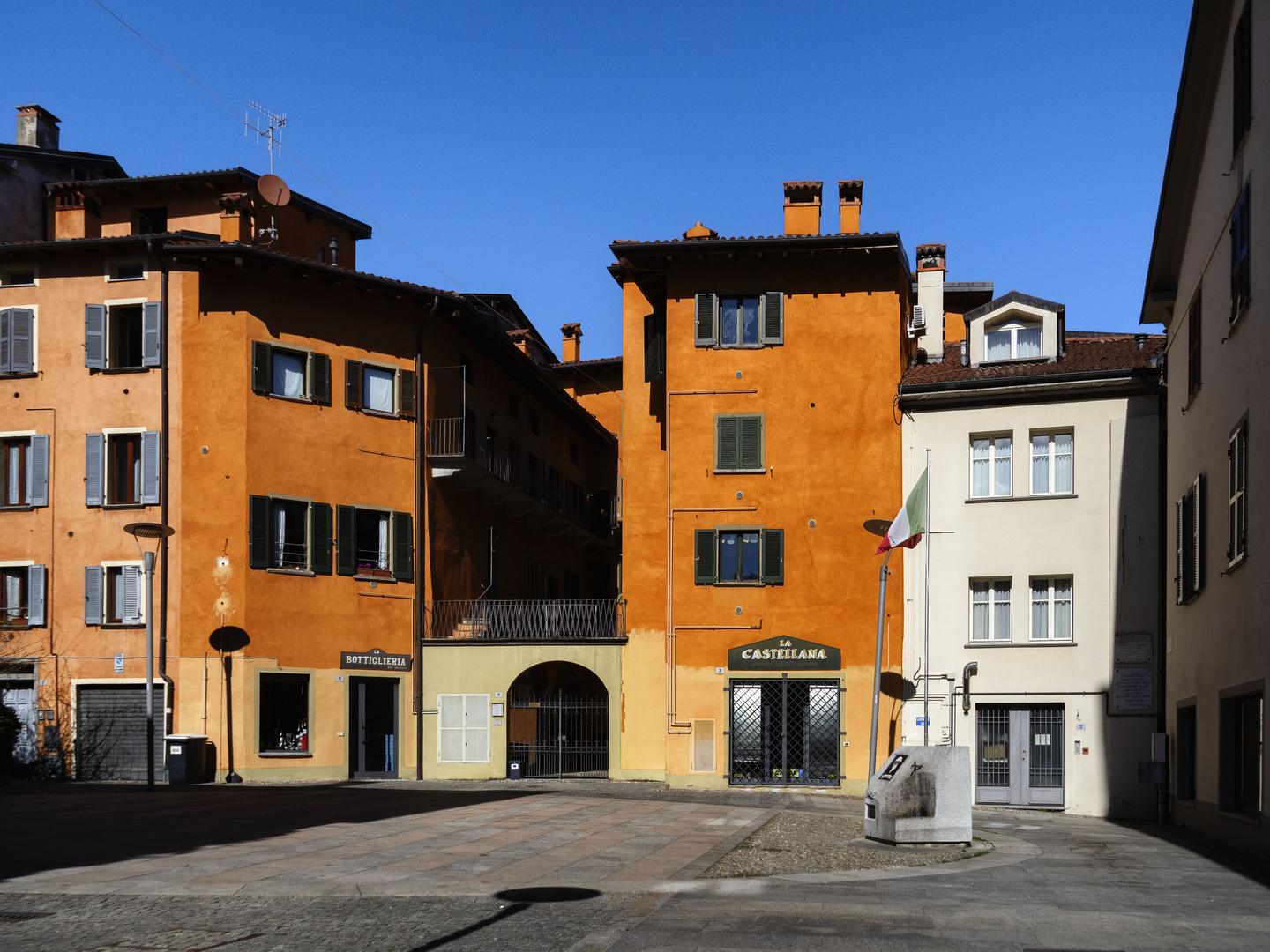 Piazza Castello, Intra in Verbania