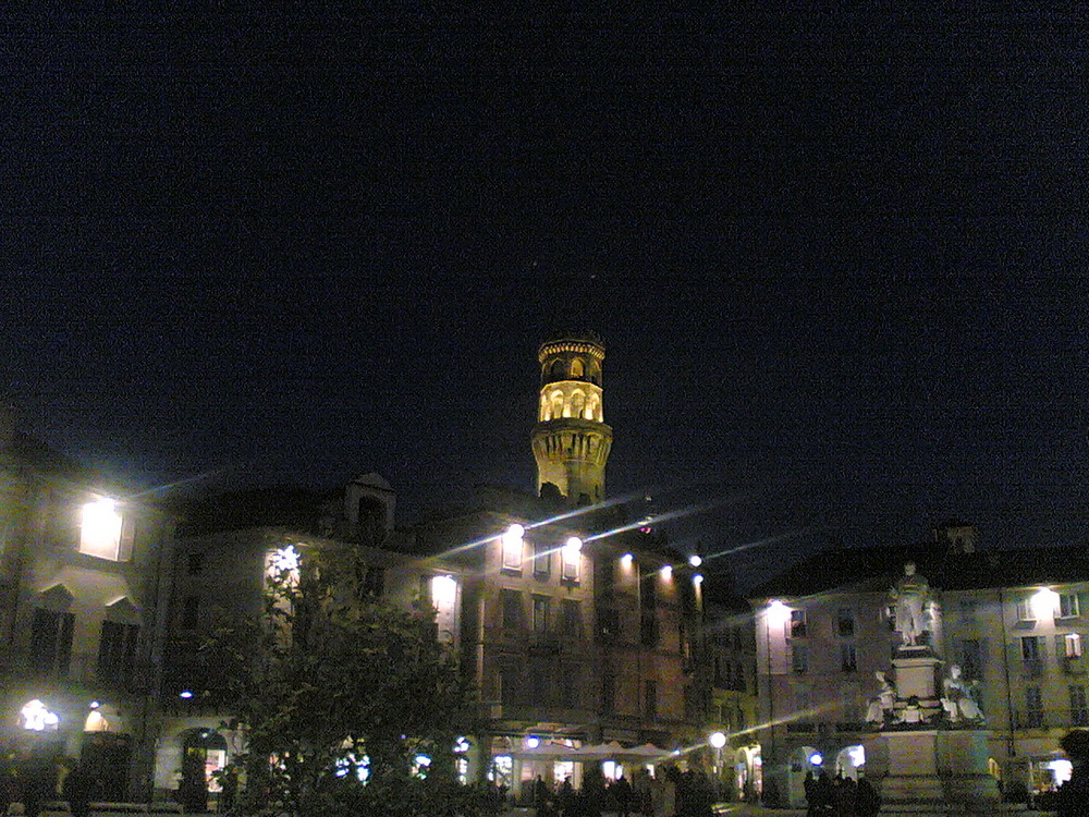 Piazza Cavour by night