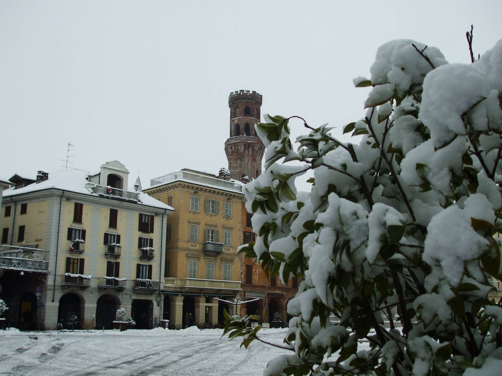 Piazza Cavour con la neve