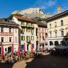 Piazza Collegiata und das Castelgrande in Bellinzona