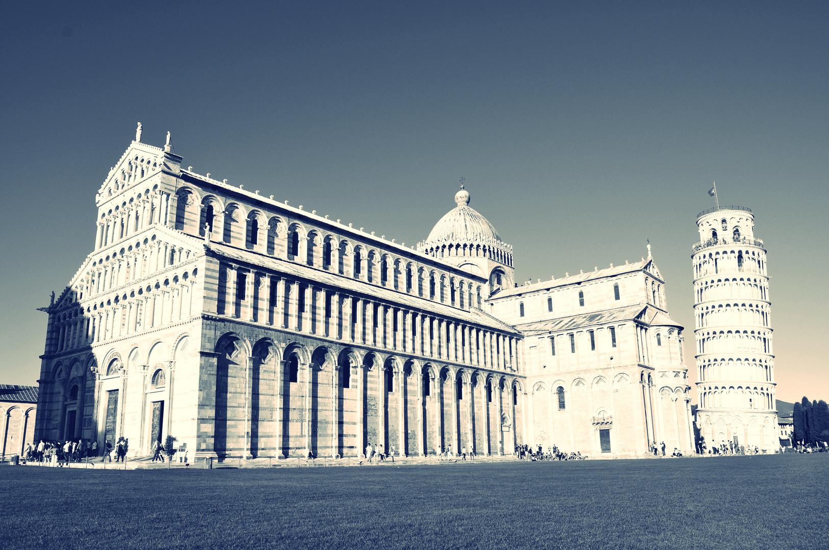 Piazza dei Miracoli !