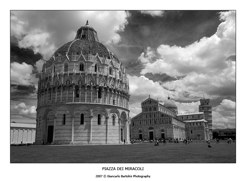 PIAZZA DEI MIRACOLI