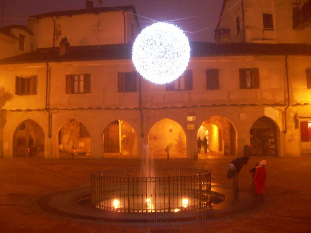 Piazza dei Pesci in periodo natalizio