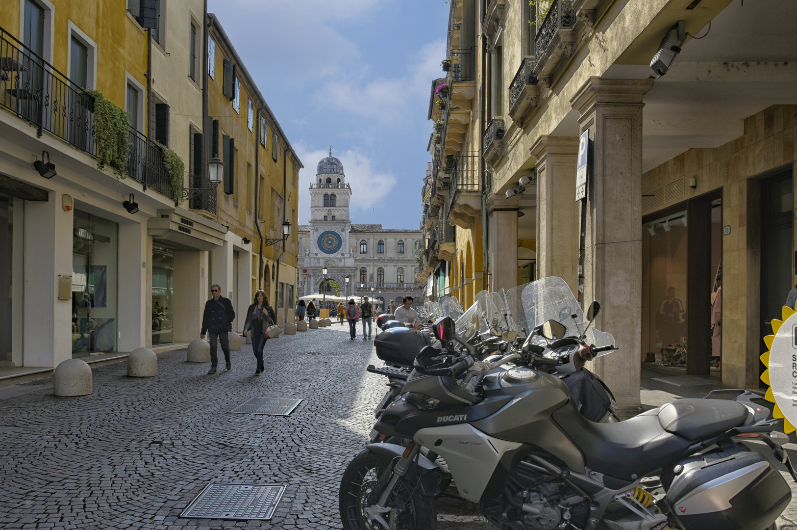 Piazza-dei -segniori - Padua Italy