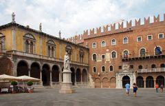 ..Piazza dei Signori..