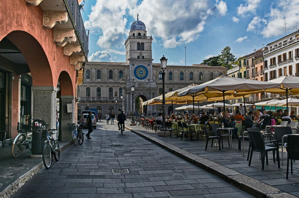 Piazza dei Signori, Padua  Reloj Y Cúpula Del Palazzo Del Capitanio 