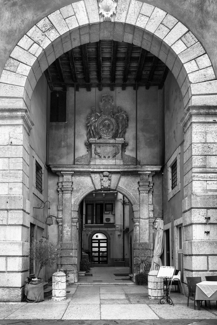 Piazza dei Signori, Verona