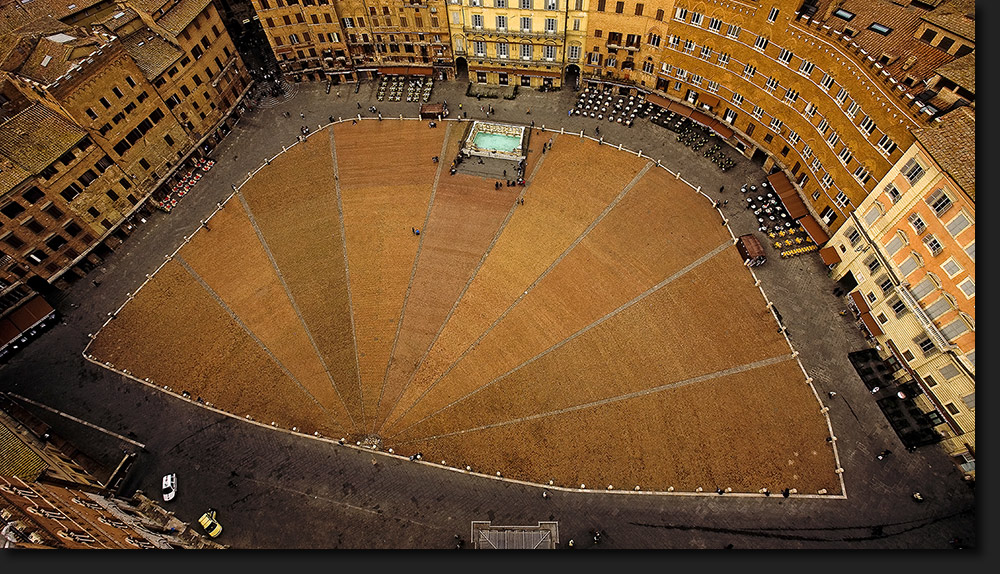 Piazza del Campo vom Torre del Mangia-Siena - Toskana