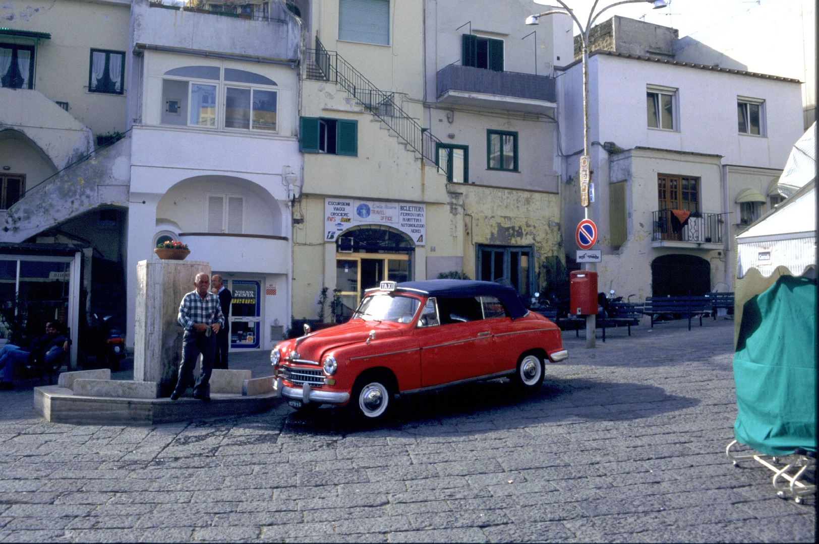 Piazza  del porto, Marina Grande a Capri