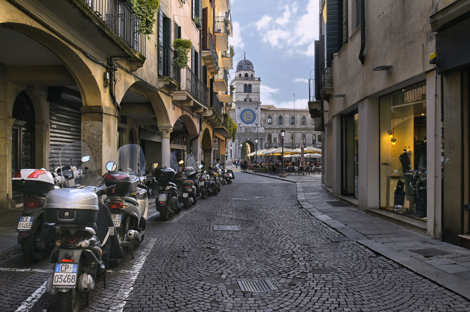 Piazza-del-segniori - Padua