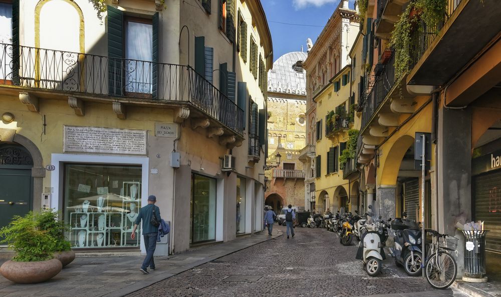 Piazza-del-segniori  - Padua