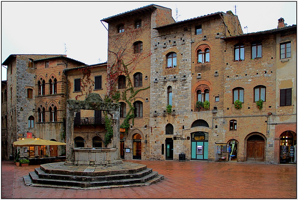 Piazza della Cisterna