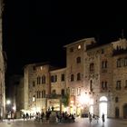 Piazza della Cisterna in San Gimignano / Toskana