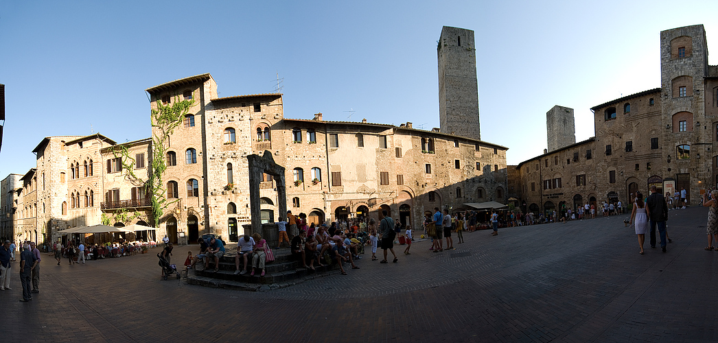 Piazza della Cisterna / San Gimignano