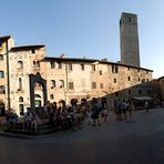 Piazza della Cisterna / San Gimignano