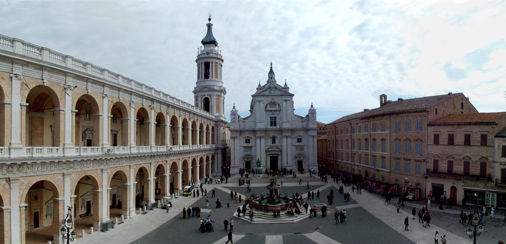 Piazza della Madonna (Loreto)