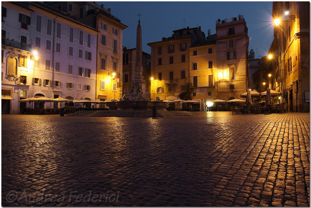 Piazza della Rotonda vuota! ... solo di notte...