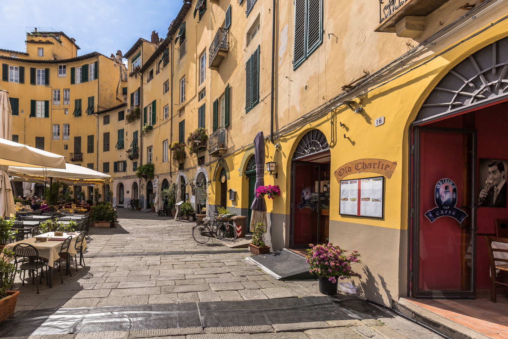 Piazza dell`anfitestro, Lucca