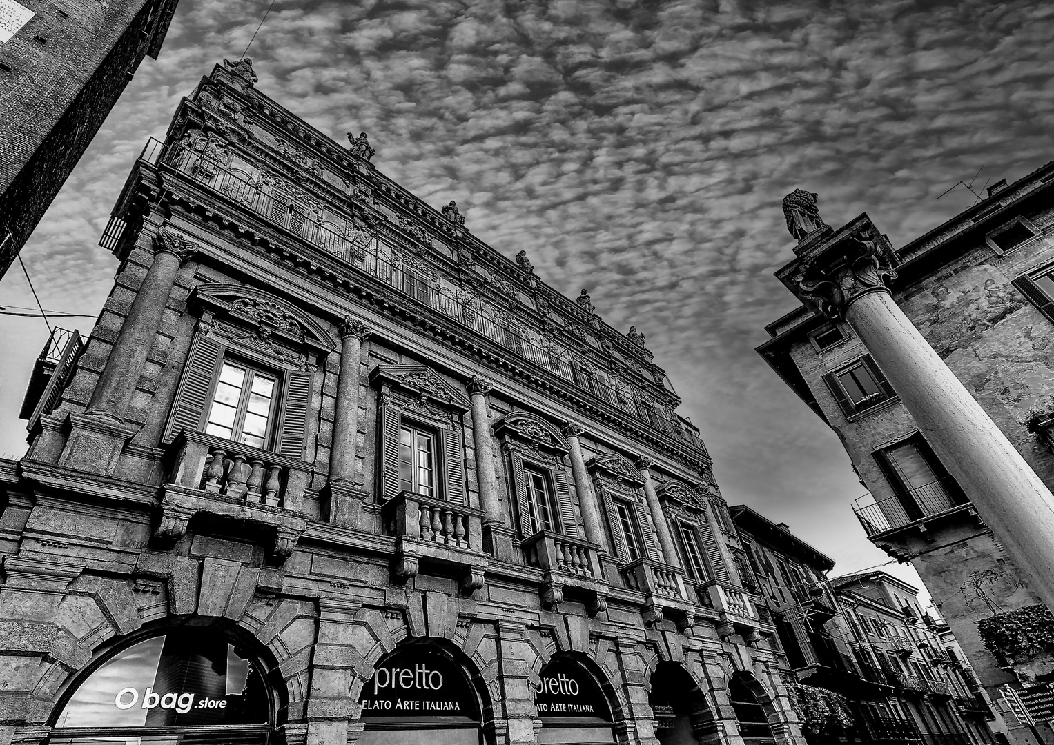 Piazza delle Erbe - Verona 