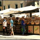 PIazza delle erbe....o...piazza "pasta"?....Verona