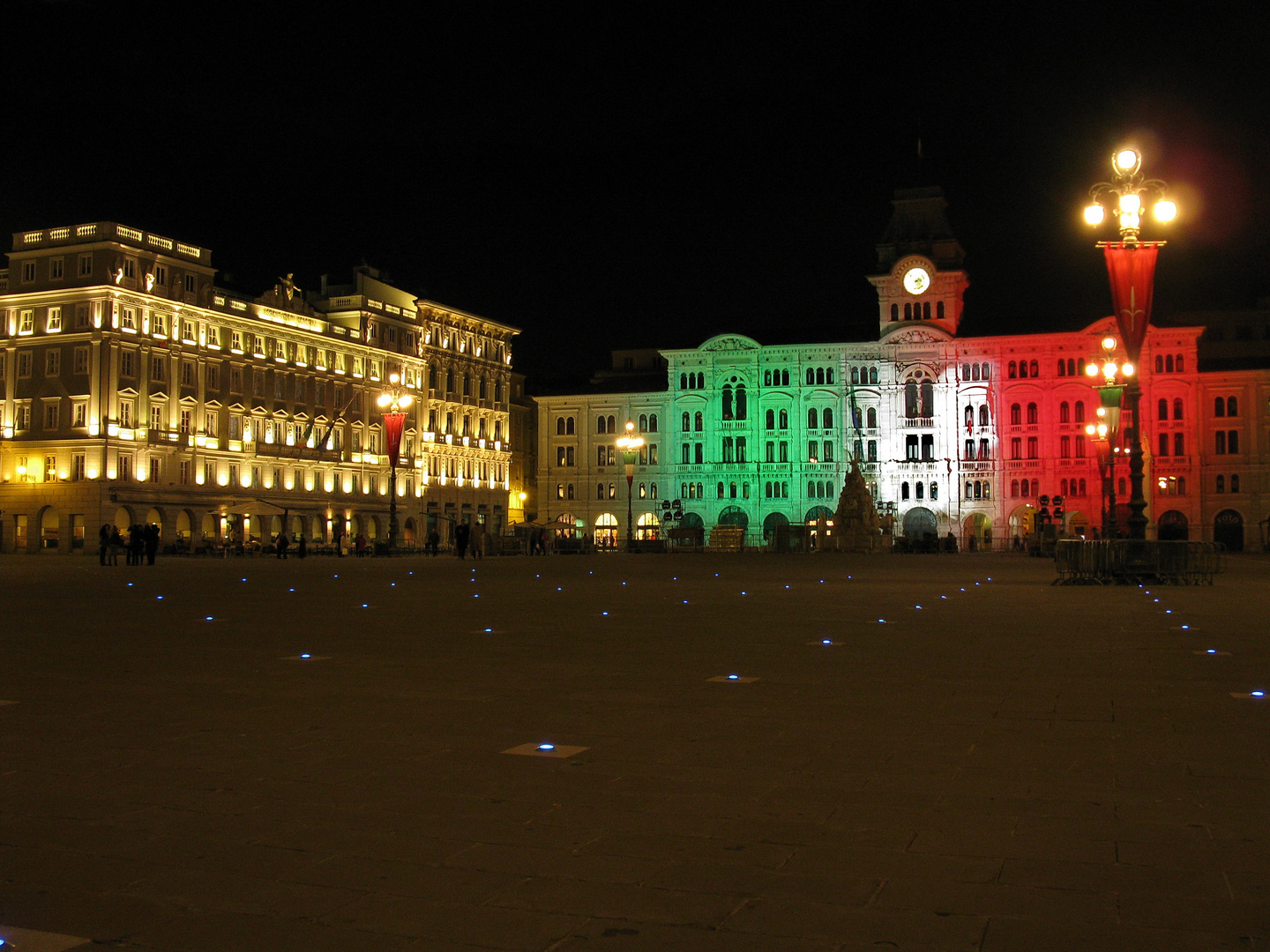 Piazza dell'Unità (?) d'Italia - notturno