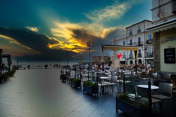 PIAZZA  DI PIZZO CALABRO