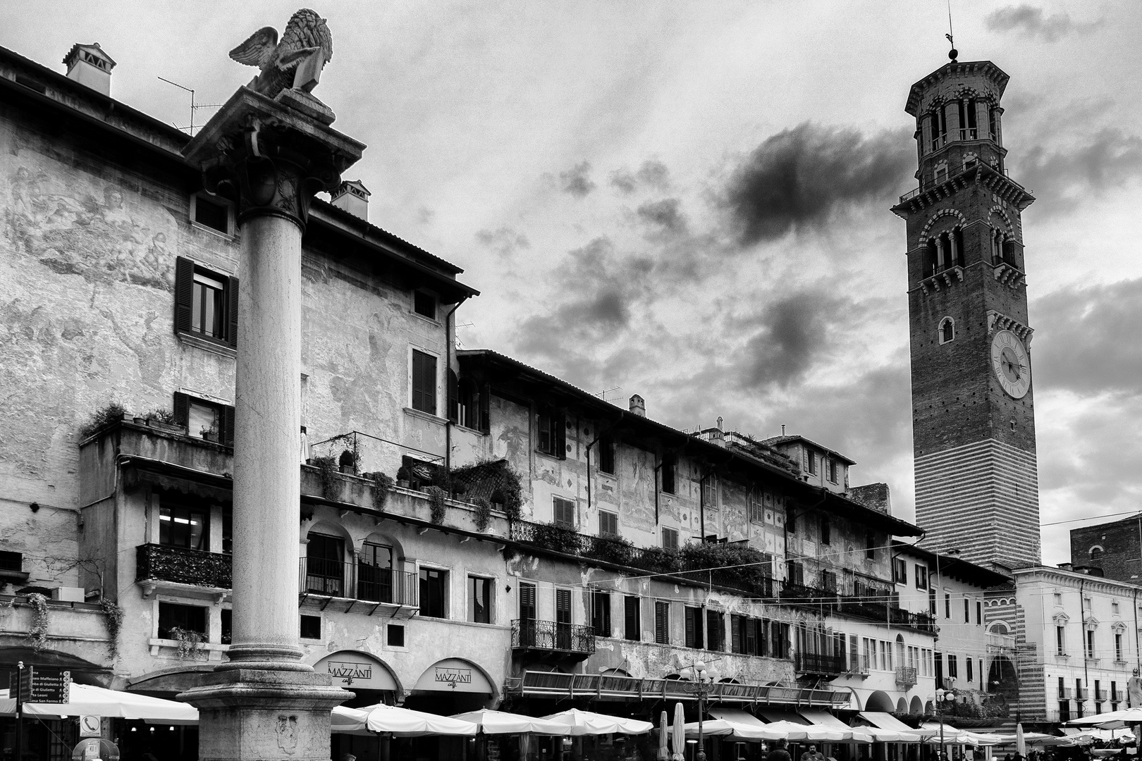 Piazza Erbe, Verona