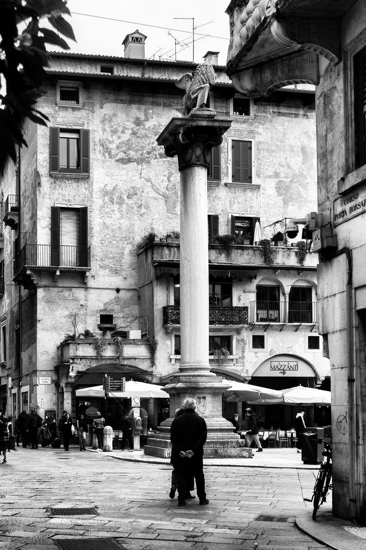 Piazza Erbe, Verona