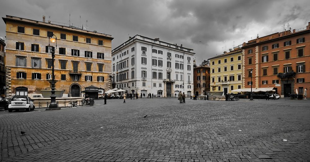 Piazza Farnese