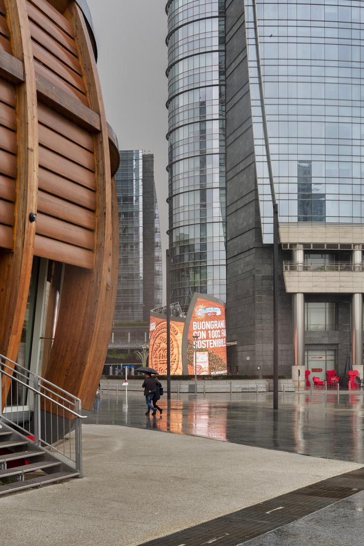 Piazza Gae Aulenti, Milano