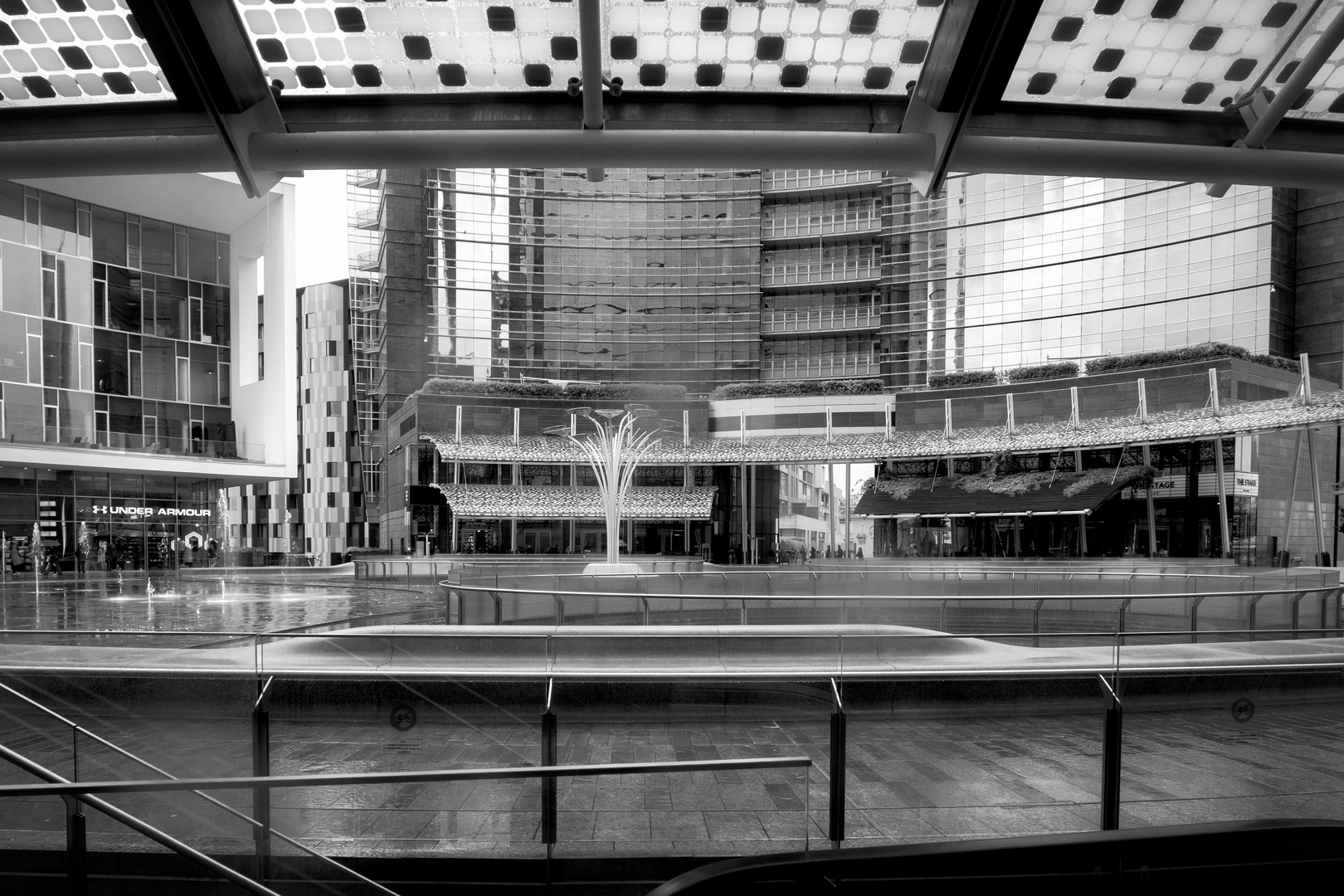 Piazza Gae Aulenti, Milano