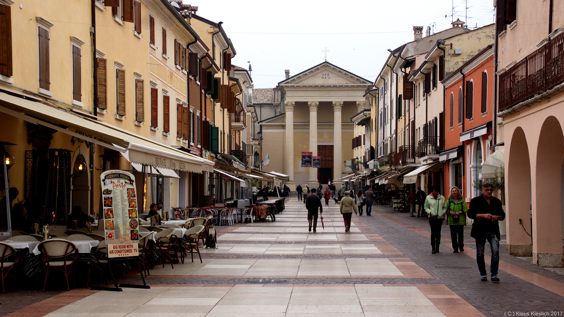 Piazza Giacomo Matteotti mit Blick auf...