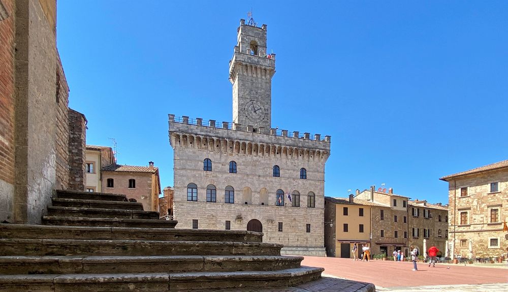 Piazza Grande a Montepulcano