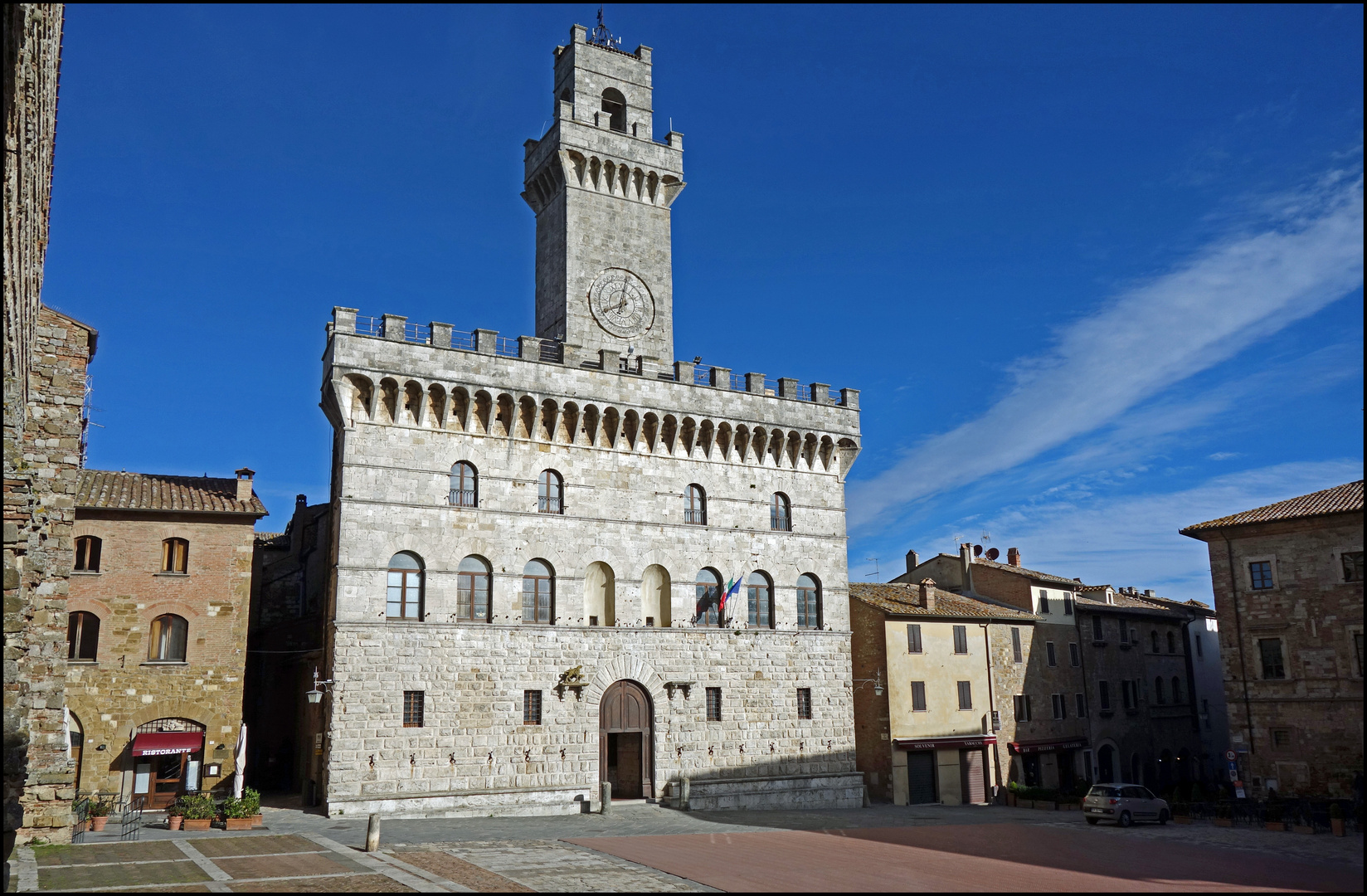 Piazza Grande mit Rathaus