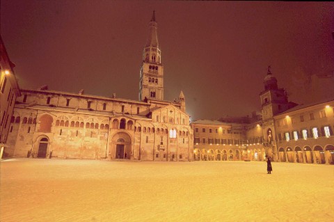 Piazza Grande-Modena-neve